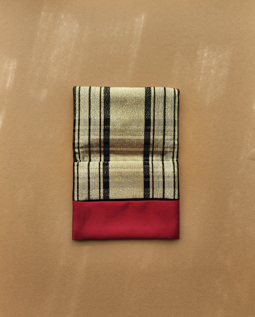 大人が持てるポケットティッシュケース 赤×金