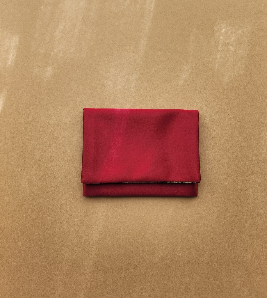 大人が持てるポケットティッシュケース 赤×金