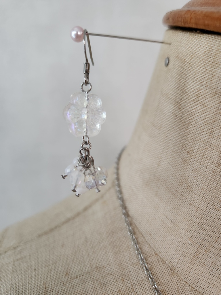 オパールフラワーシリーズ/シルバー ピアス単体