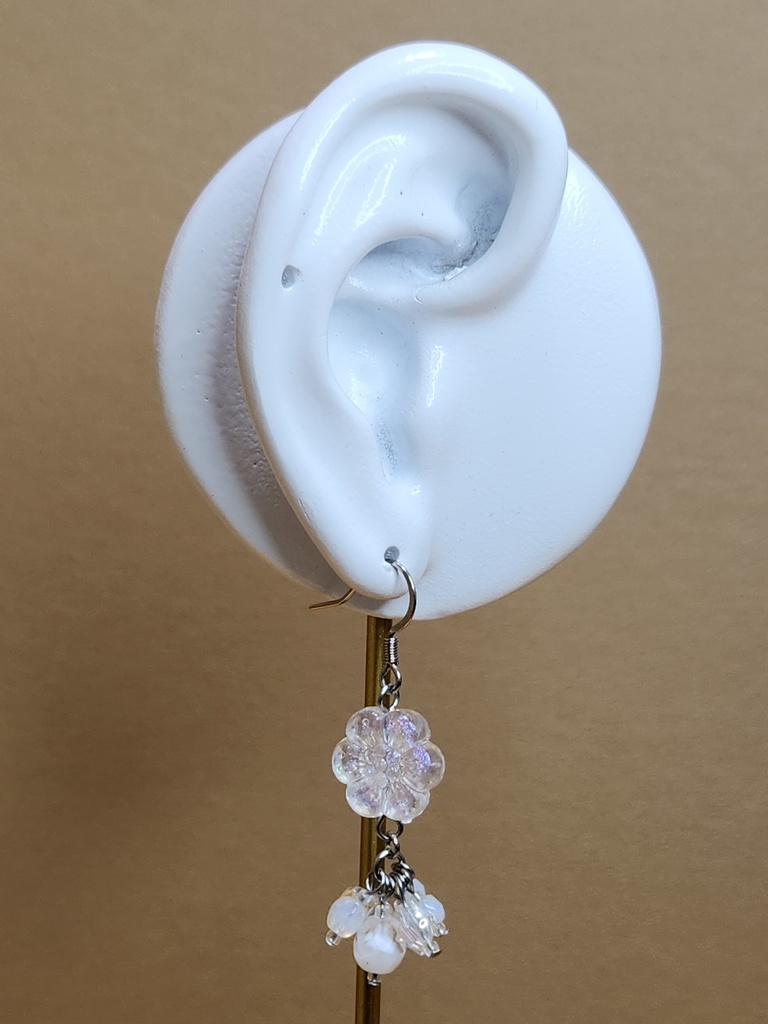 オパールフラワーシリーズ/シルバー ピアス単体