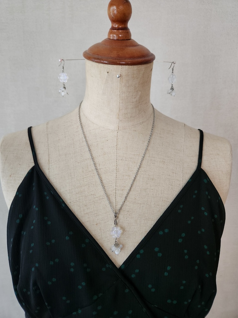 オパールフラワーシリーズ/シルバー ピアス単体