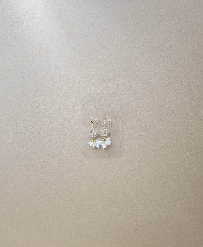 オパールフラワーシリーズ/ゴールド ピアス単体