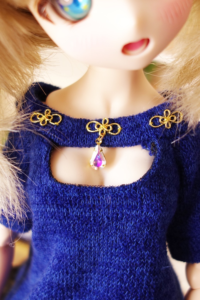 MDDデコルテカットブルーニットワンピ