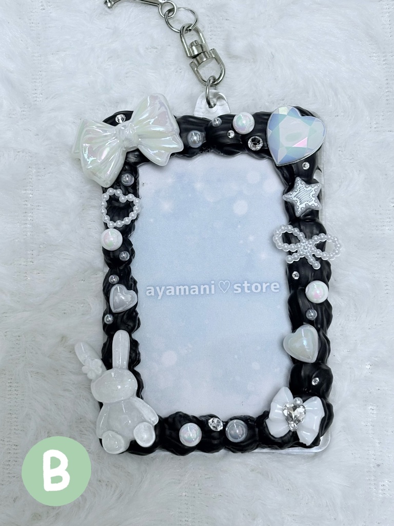 新作🤍🖤チェキケースキーホルダー(CとDは各3つずつ同じデザインあり※細かなパーツなど個体差あり!詳細は紹介文にて)