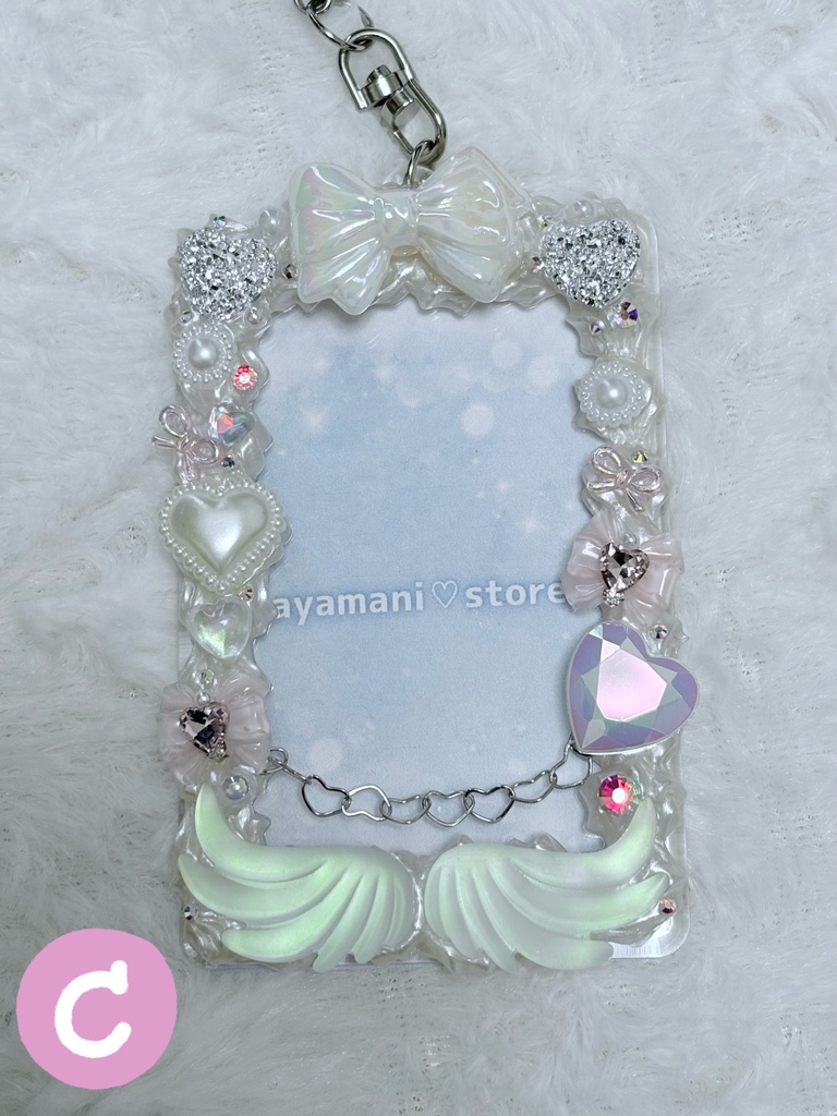 新作🤍🖤チェキケースキーホルダー(CとDは各3つずつ同じデザインあり※細かなパーツなど個体差あり!詳細は紹介文にて)