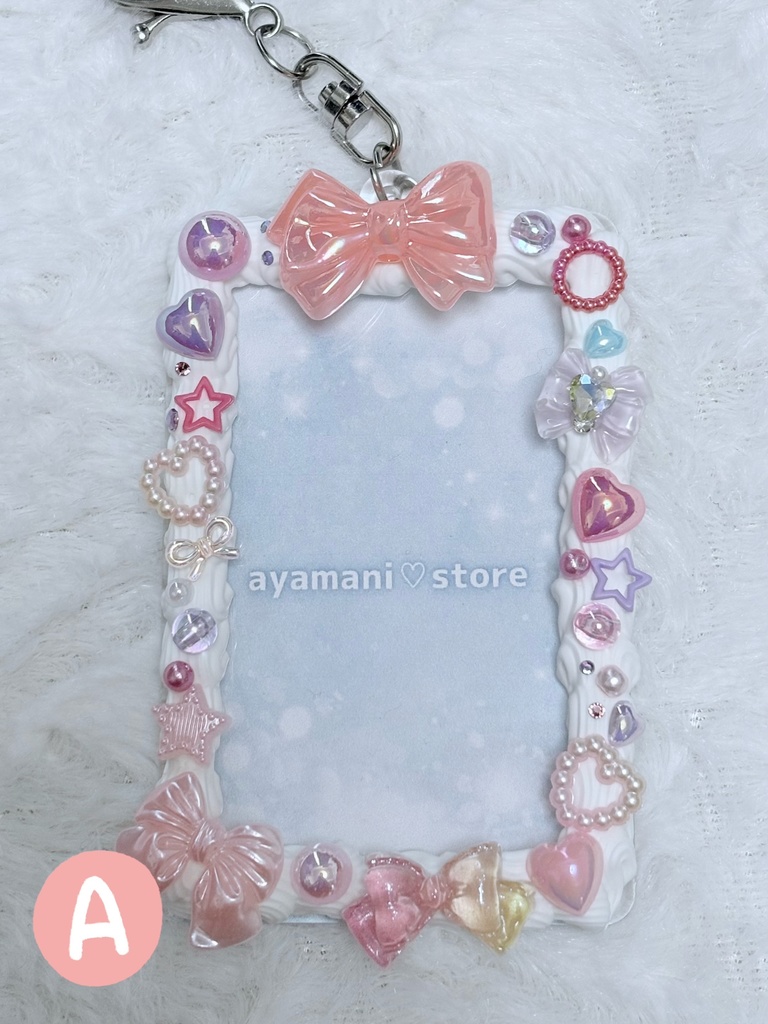 新作🤍🖤チェキケースキーホルダー(CとDは各3つずつ同じデザインあり※細かなパーツなど個体差あり！詳細は紹介文にて)