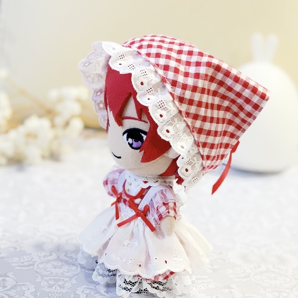 赤ずきんちゃんの赤チェックエプロンドレス