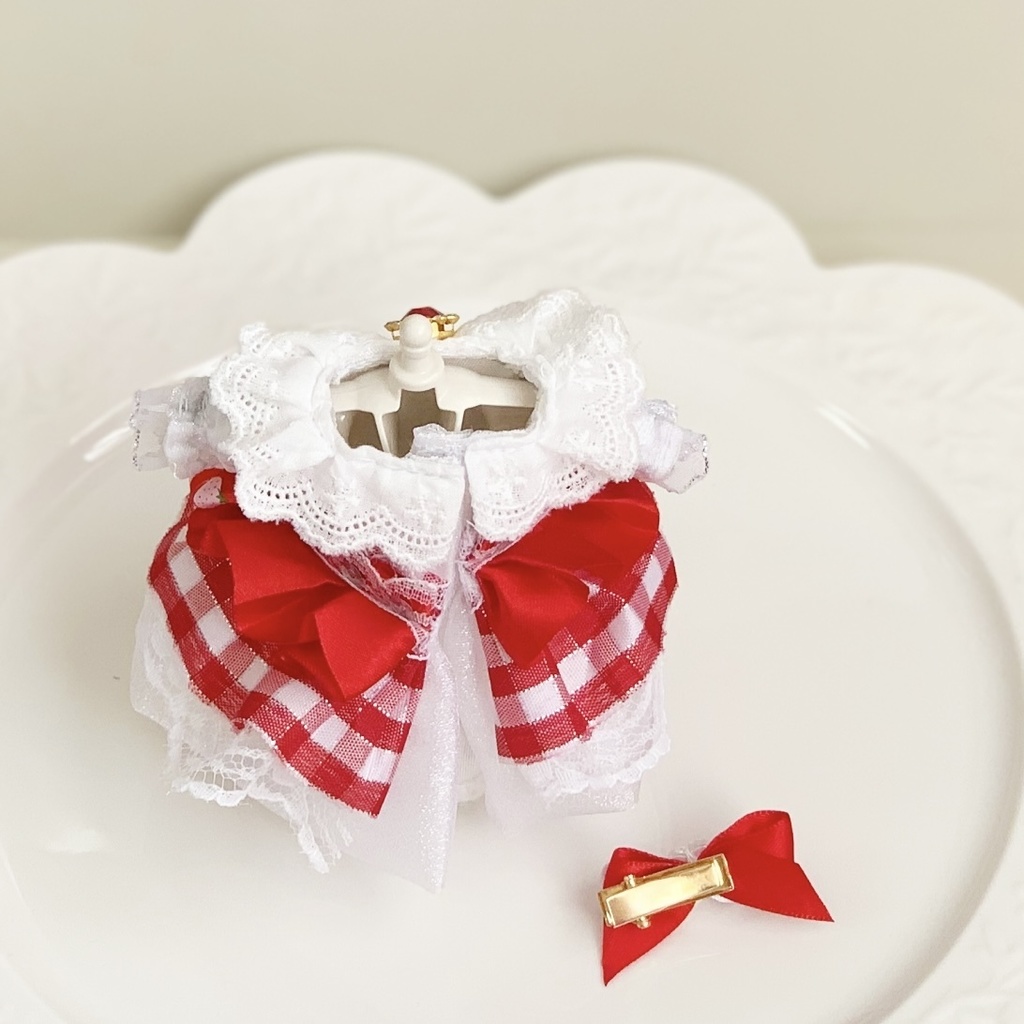 甘酸っぱい赤いいちごのミニドレス