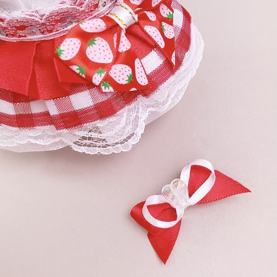 甘酸っぱい赤いいちごのミニドレス