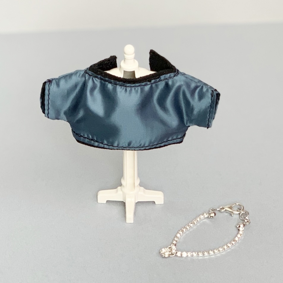 シャカシャカブルゾン&キラっとストーンネックレス