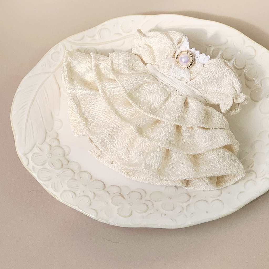 ふりふりフリルの舞踏会ドレス