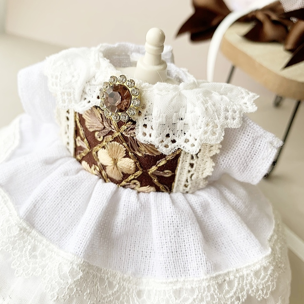 アンティーク刺繍のおめかしワンピース