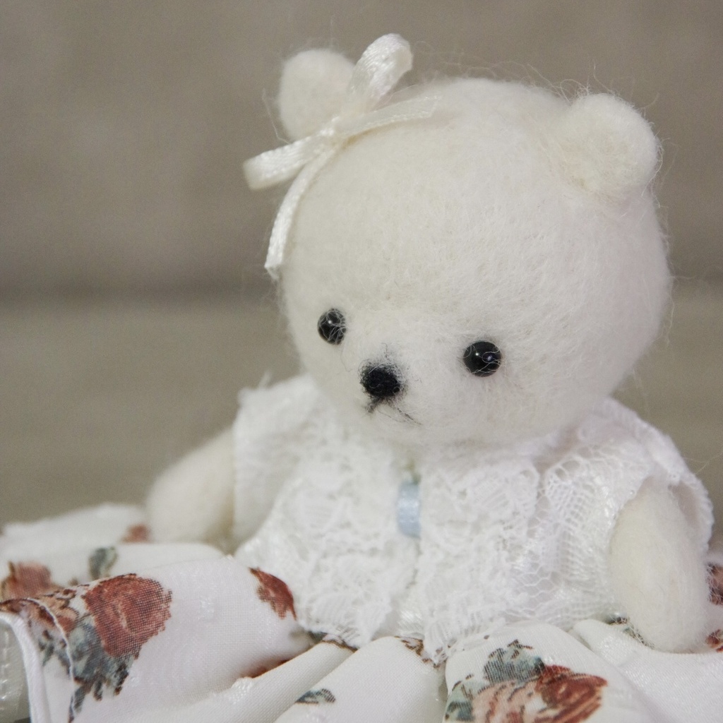 薔薇園が大好きな White bareの『恋心(ここ)』