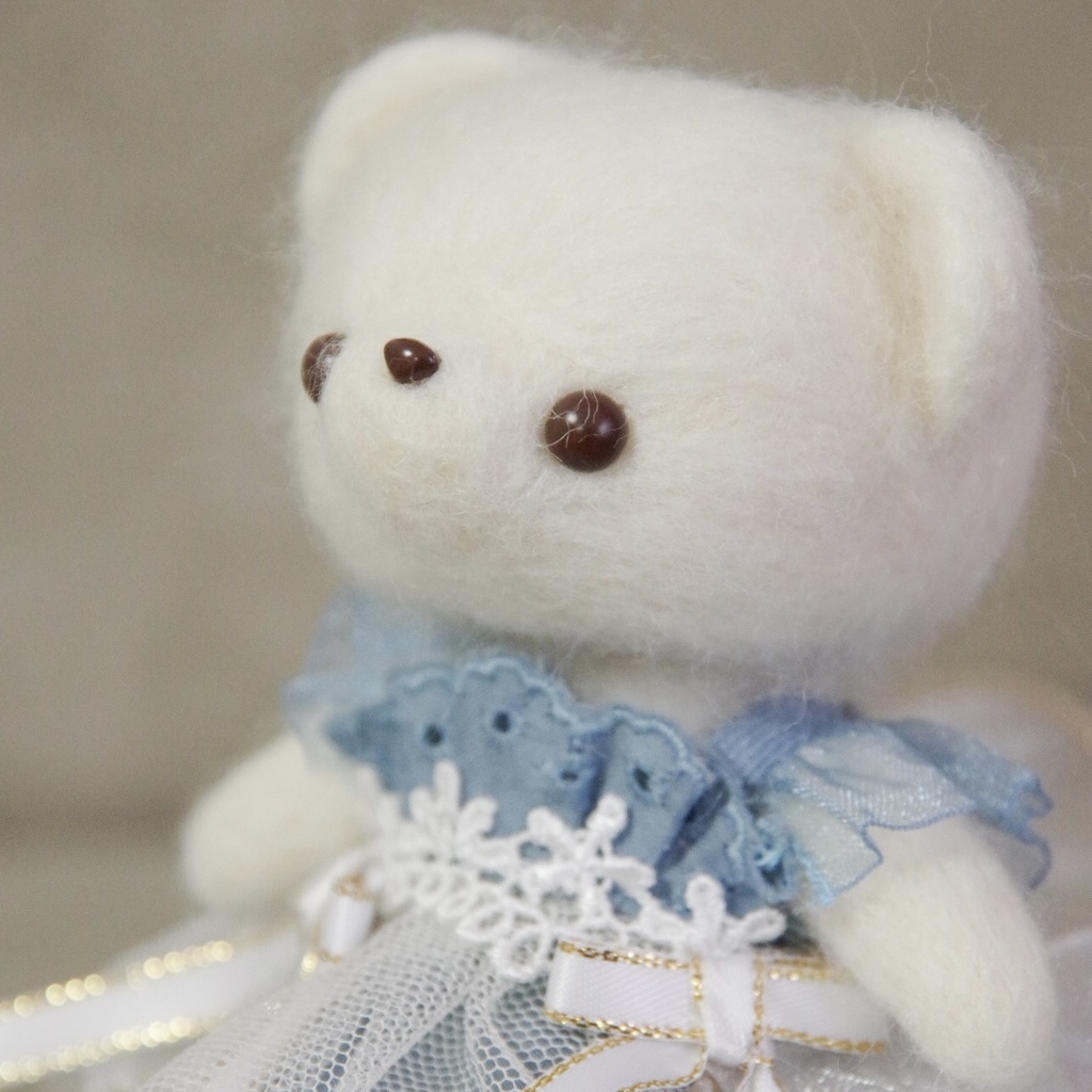 White bareの『マリン』