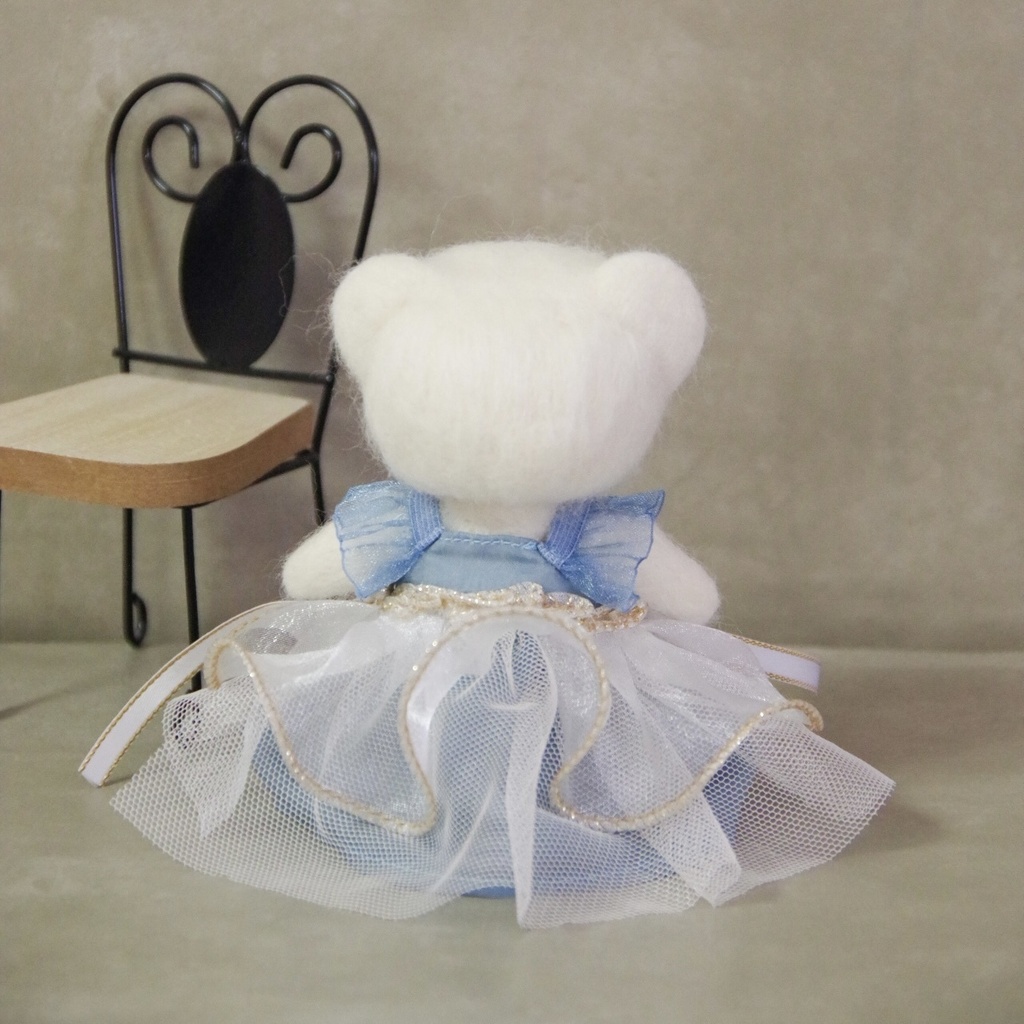 White bareの『マリン』
