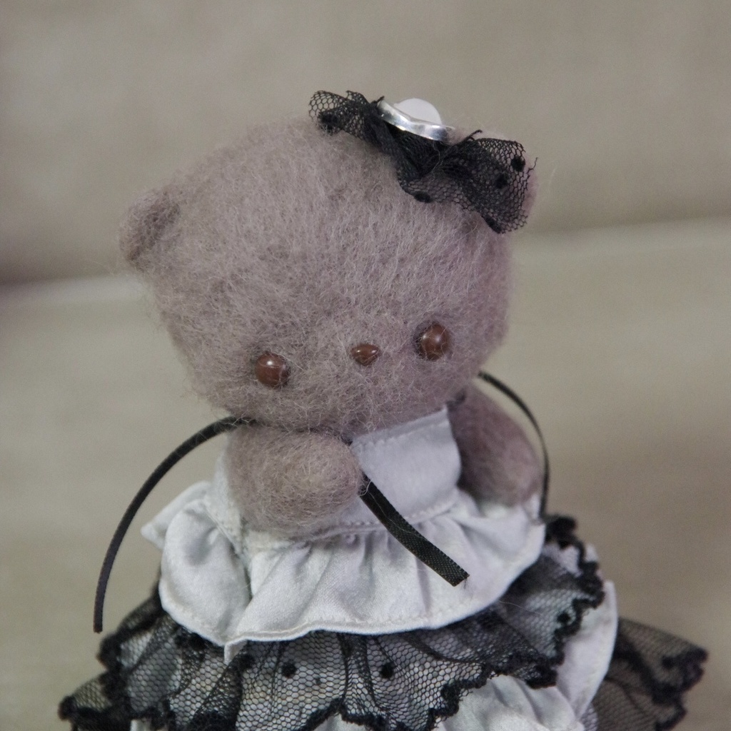 Charcoal bareの『クロエ』