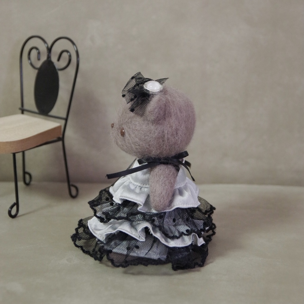 Charcoal bareの『クロエ』