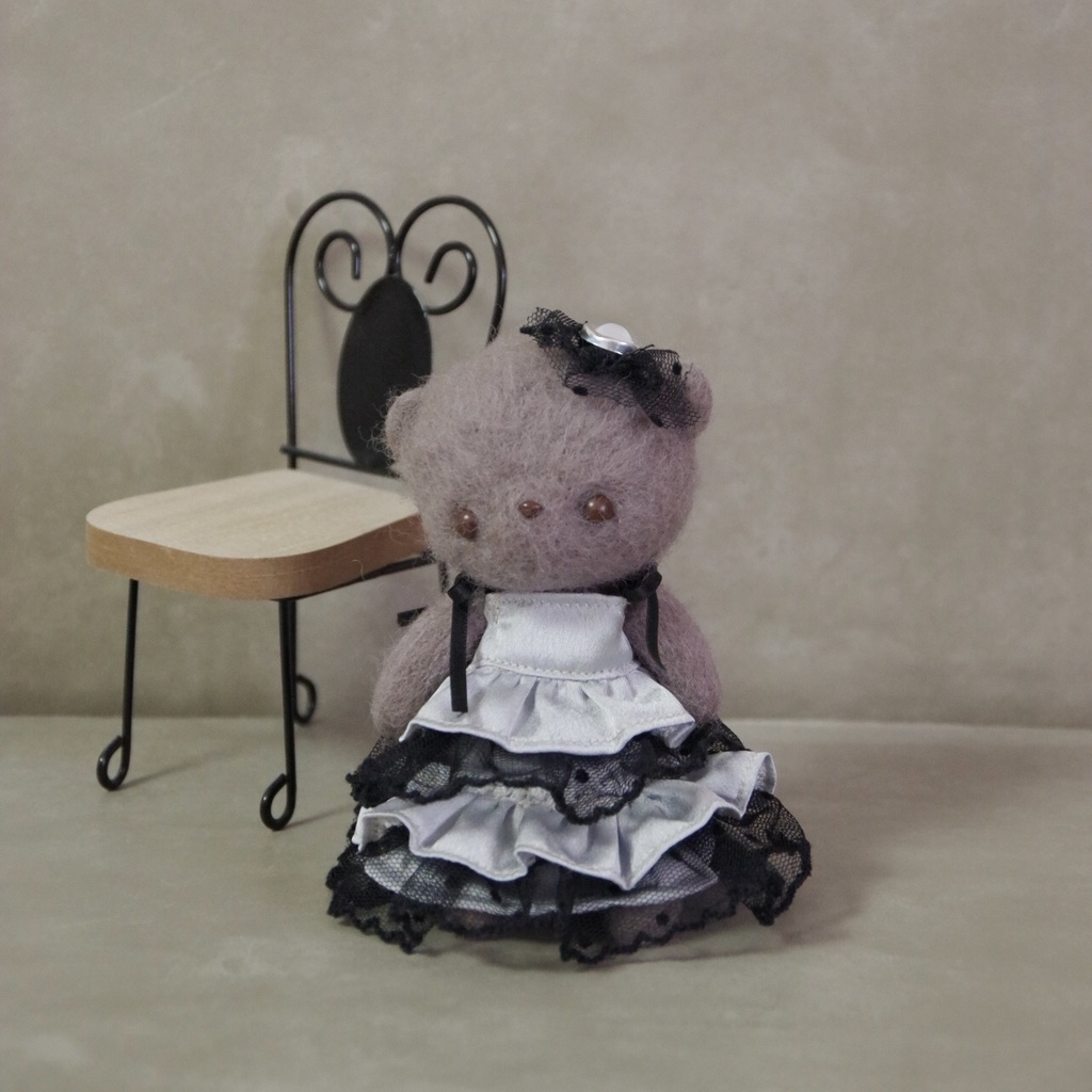 Charcoal bareの『クロエ』