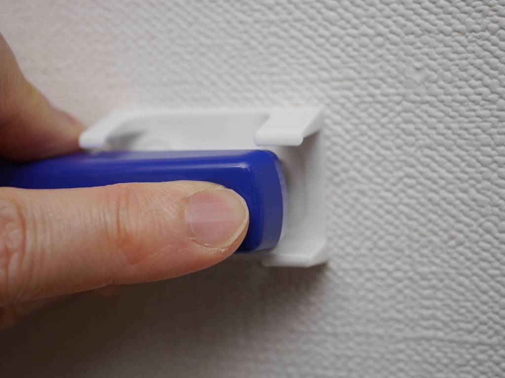 M5StickC/Plus用壁付けホルダー