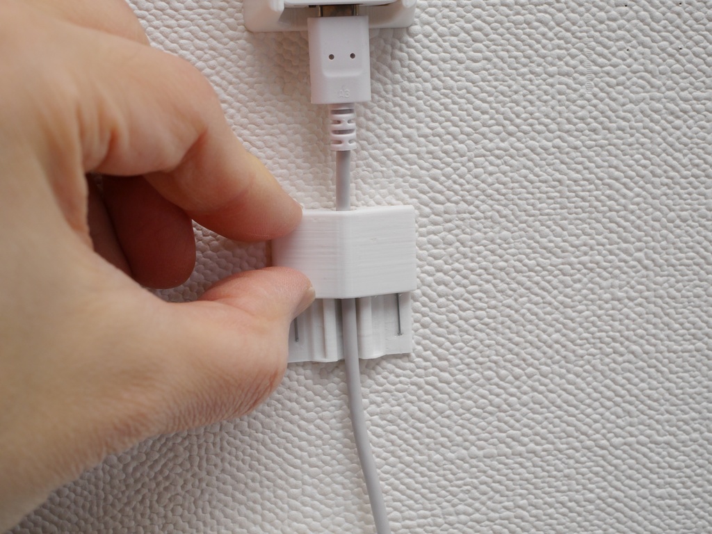 ATOMS3用壁付けホルダー