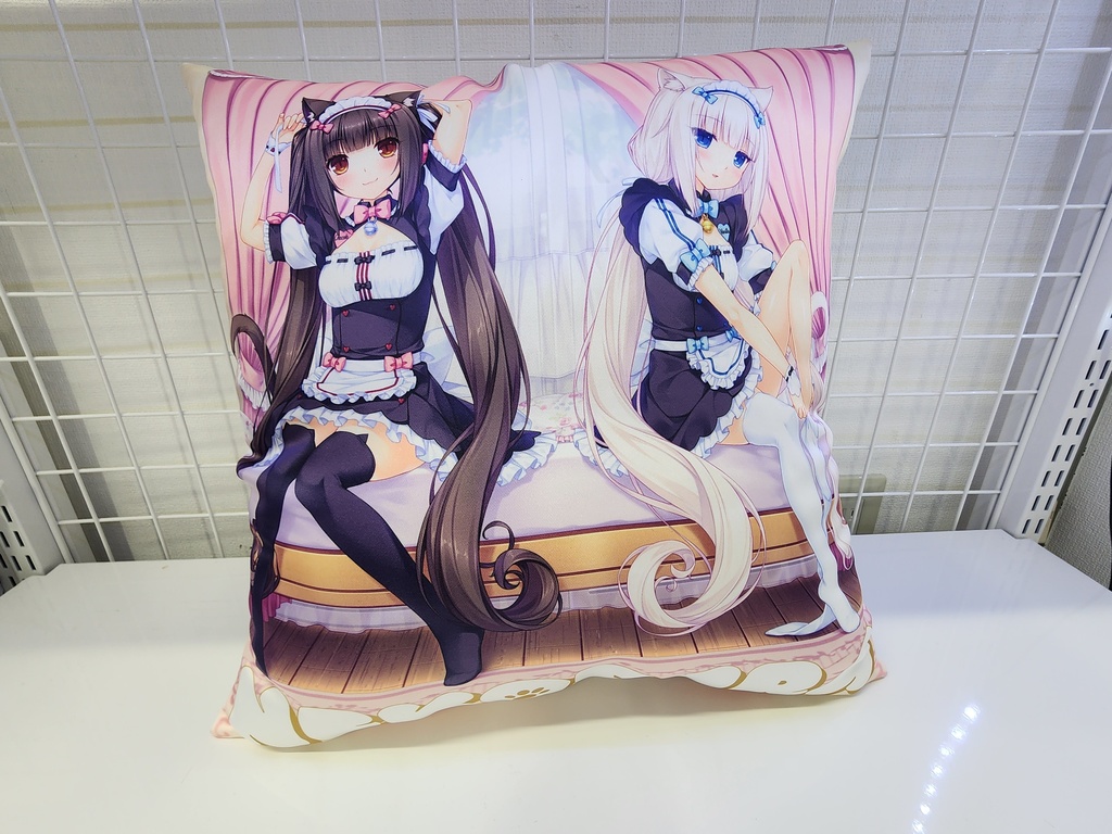 クッション『ネコぱら10周年展in馬車道』