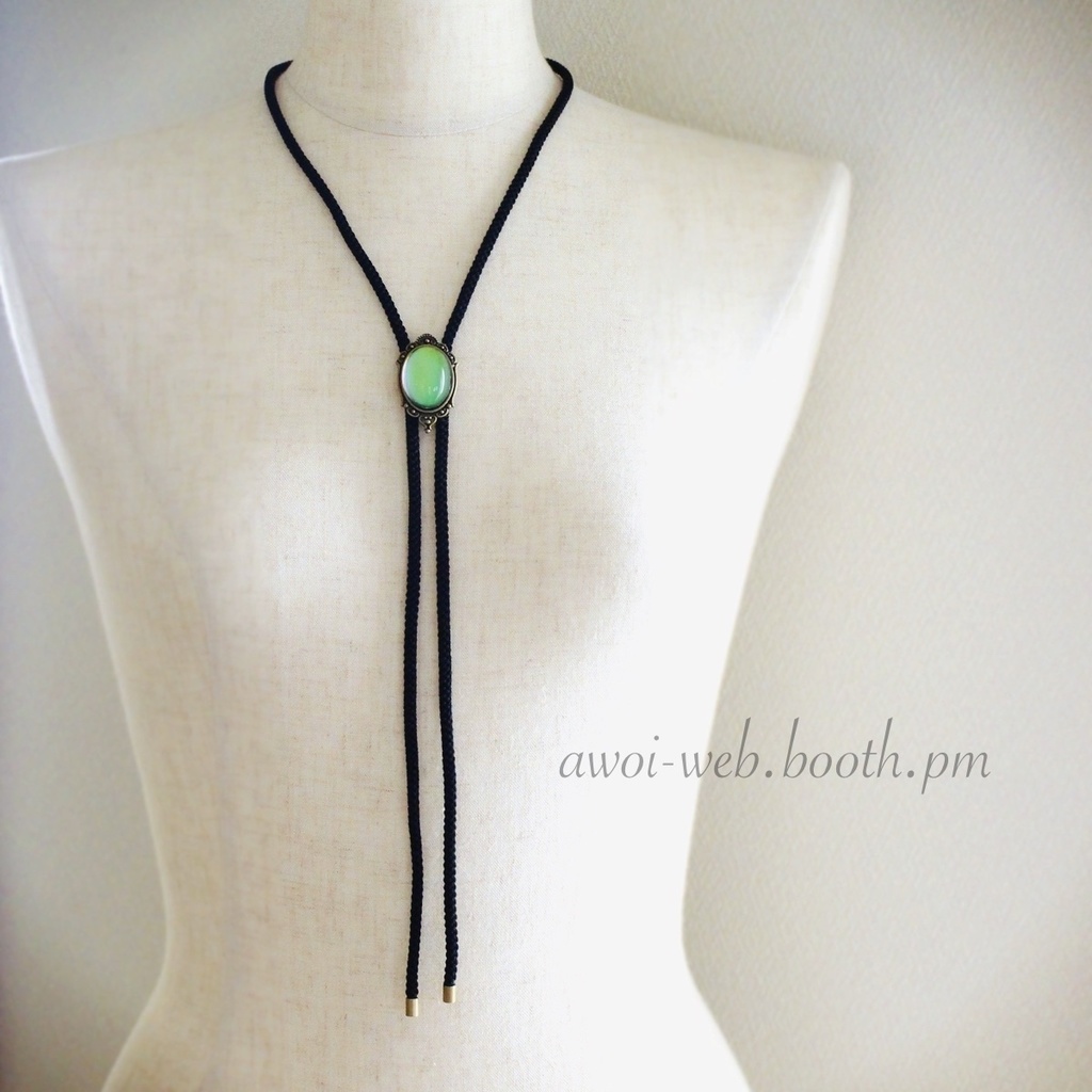 虹色☆温度で色が変わるアンティーク調ループタイ25