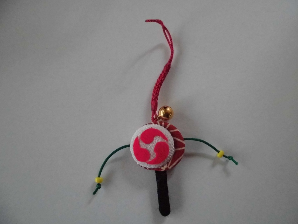 根付 でんでん太鼓 Pukupukuss Booth