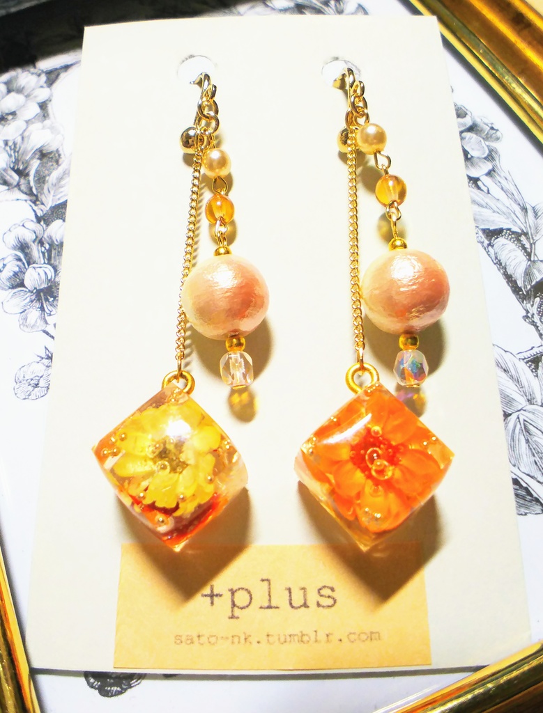 花 ピアス:イヤリング green+white/orange+white/bluegreen+white