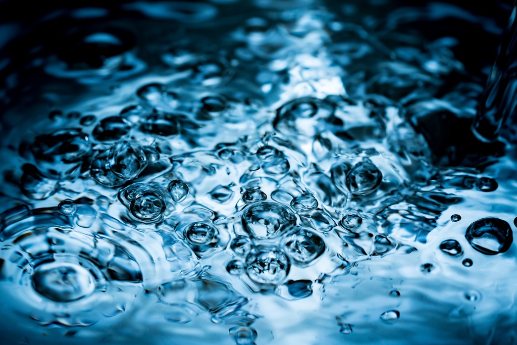 【配信向け】気泡と波紋の水面テクスチャ素材10枚|待機画面・オーバーレイ背景に