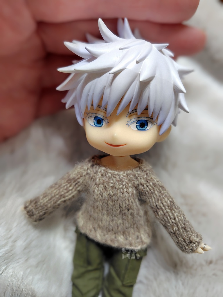 カシミヤで編んだ普通のセーター