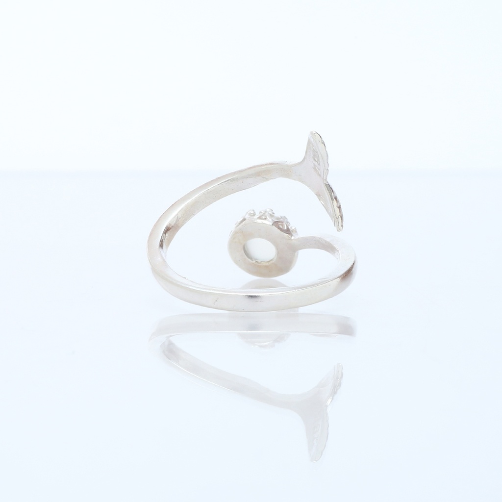 ムーンストーンとマーメイドテイルのリング