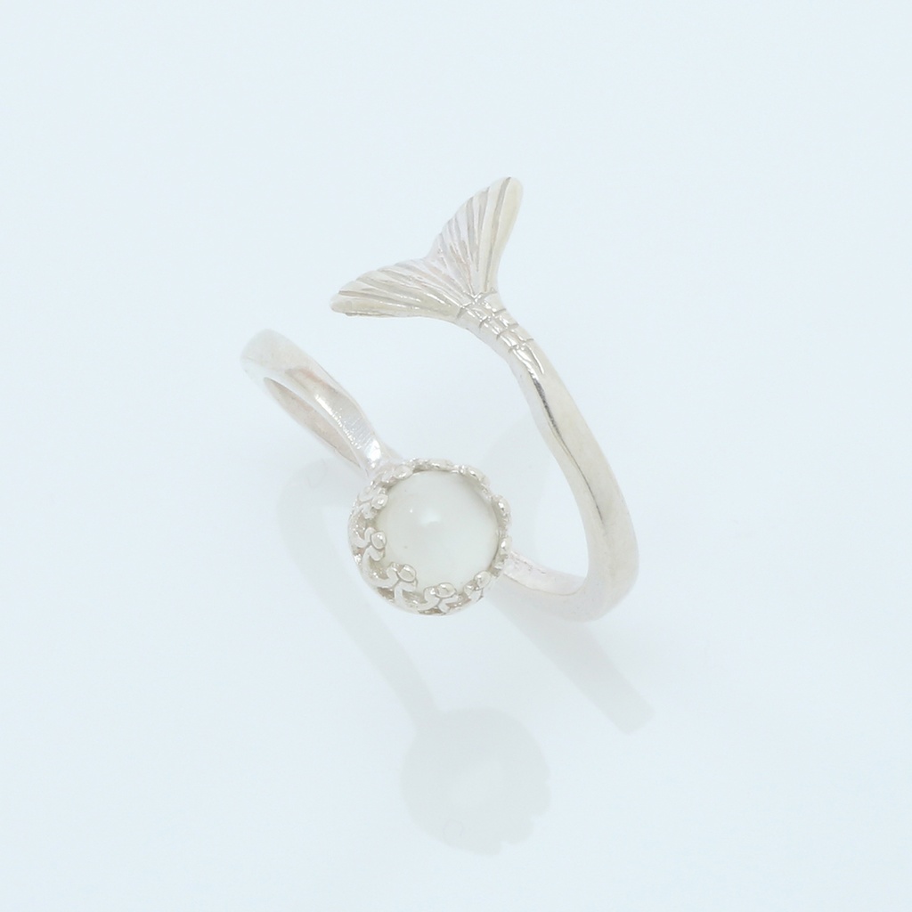 ムーンストーンとマーメイドテイルのリング
