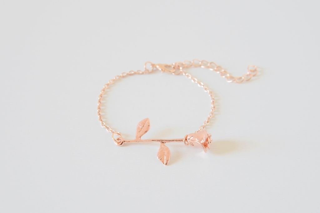 一輪の薔薇ブレスレット