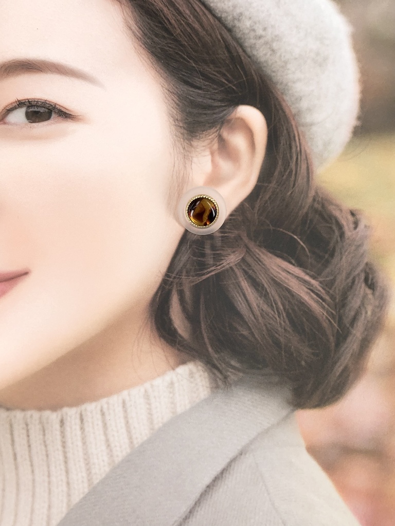 一点物 大ぶりパールとべっ甲ボタンイヤリング ピアス 秋 2way