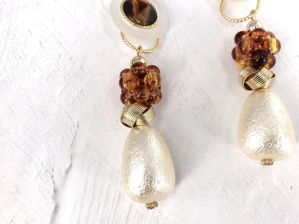 一点物 大ぶりパールとべっ甲ボタンイヤリング ピアス 秋 2way