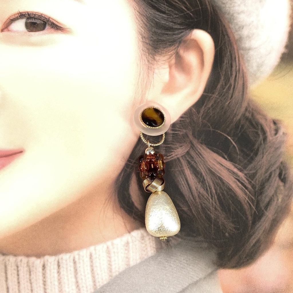 一点物 大ぶりパールとべっ甲ボタンイヤリング ピアス 秋 2way