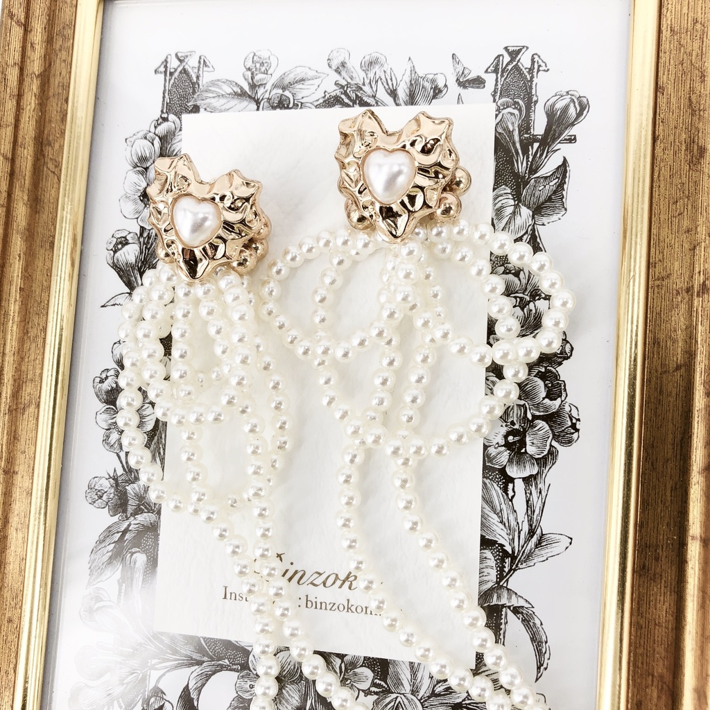 大ぶり アンティークハートボタンとパールリボンのピアス・イヤリング