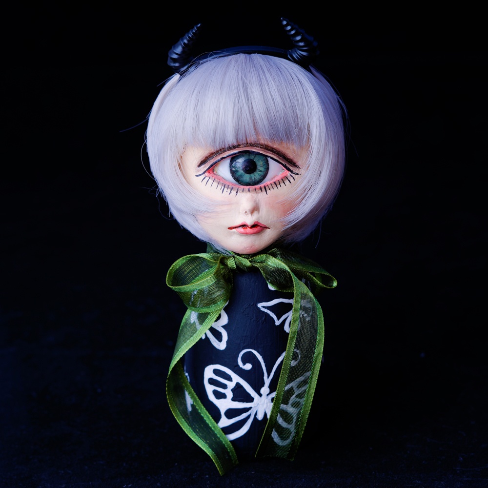 単眼こけし（グリーン×ブラック）