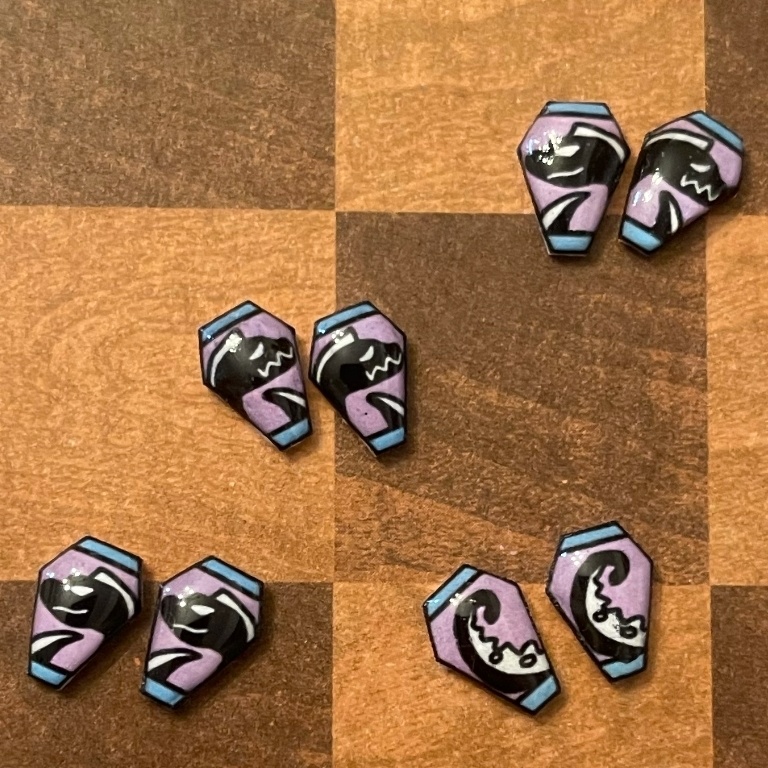 オクタヴィネル ピアス