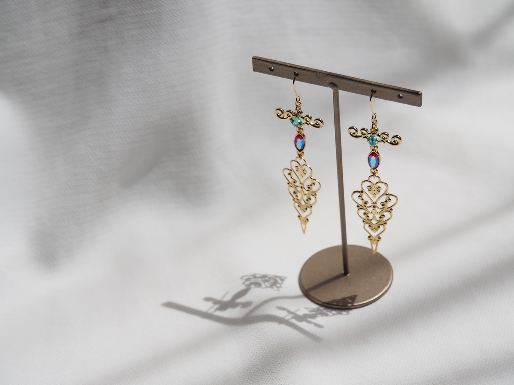 カルナイメージイヤリング・ピアス(燃える三神の衣A)