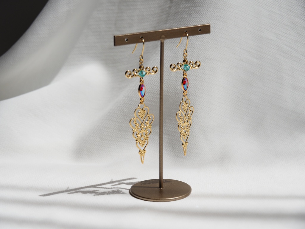 カルナイメージイヤリング・ピアス(燃える三神の衣A)