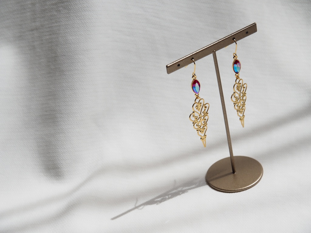 カルナイメージイヤリング・ピアス(燃える三神の衣B)