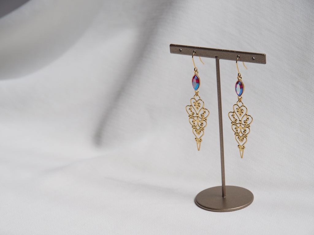 カルナイメージイヤリング・ピアス(燃える三神の衣B)