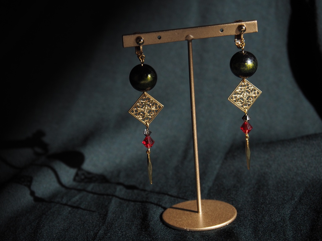 ヘクトールイメージイヤリング・ピアス