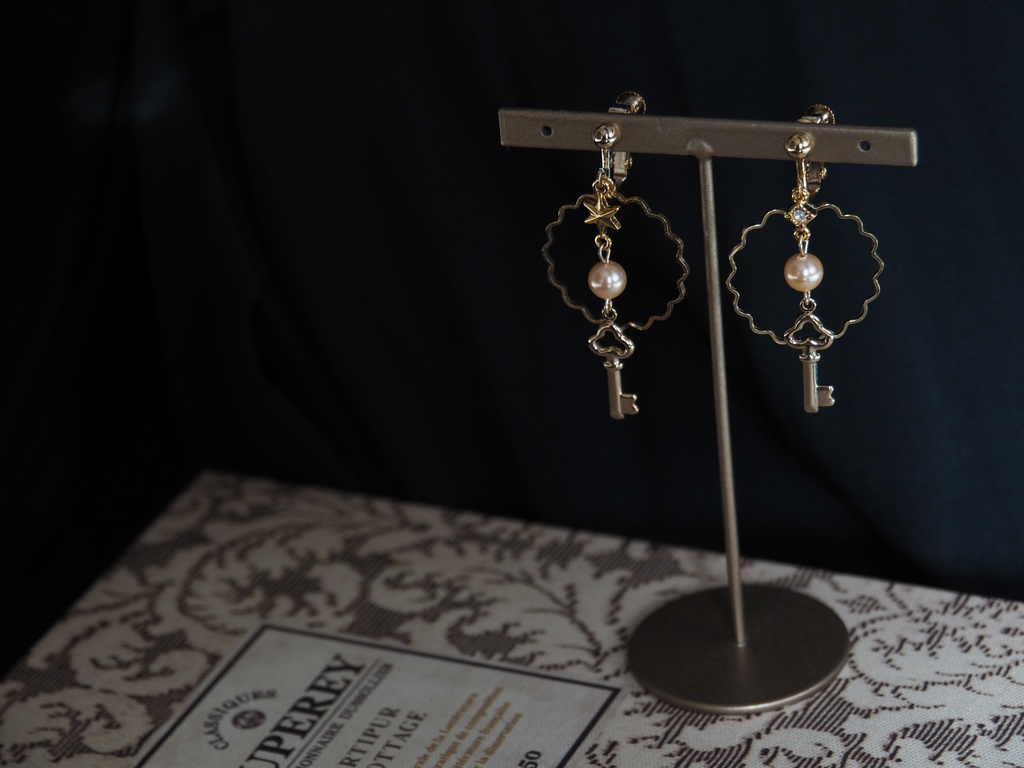 アビゲイル・ウィリアムズイメージイヤリング・ピアス