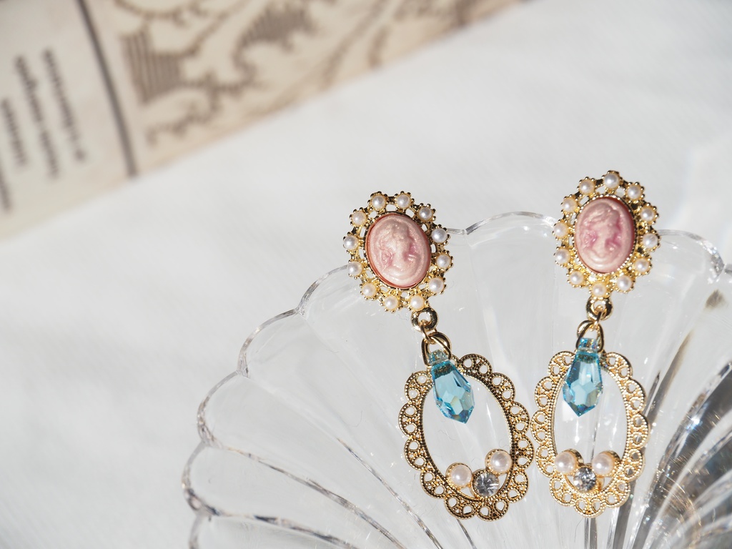 マリー・アントワネットイメージピアス