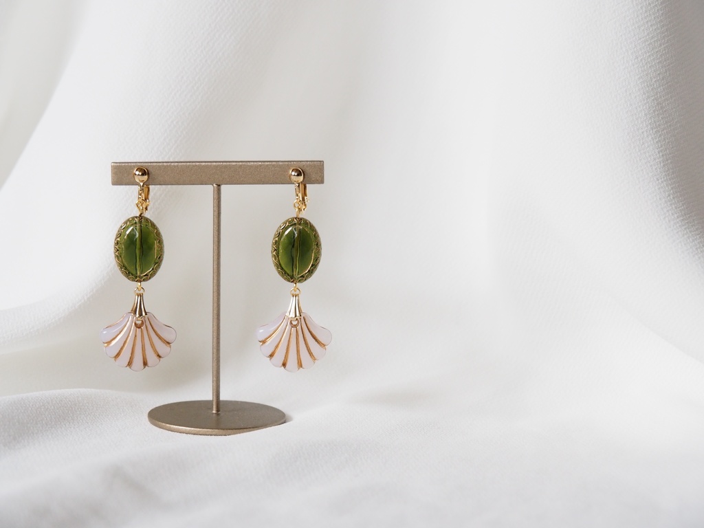 Noble アクリルイヤリング・ピアス