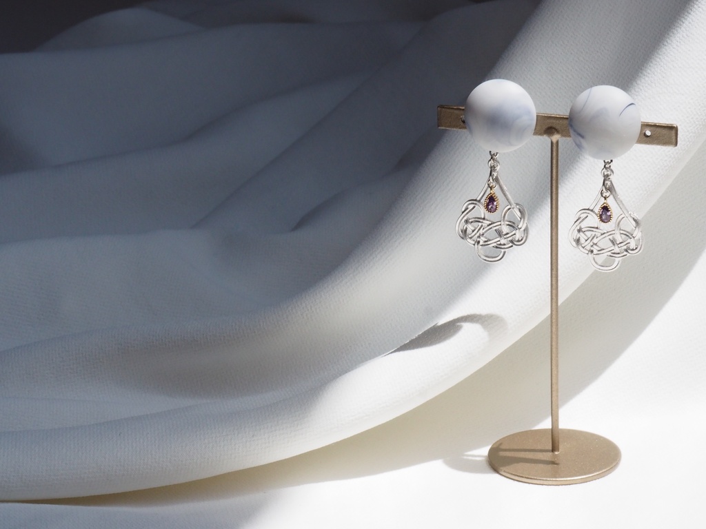 アルジュナイメージイヤリング・ピアス