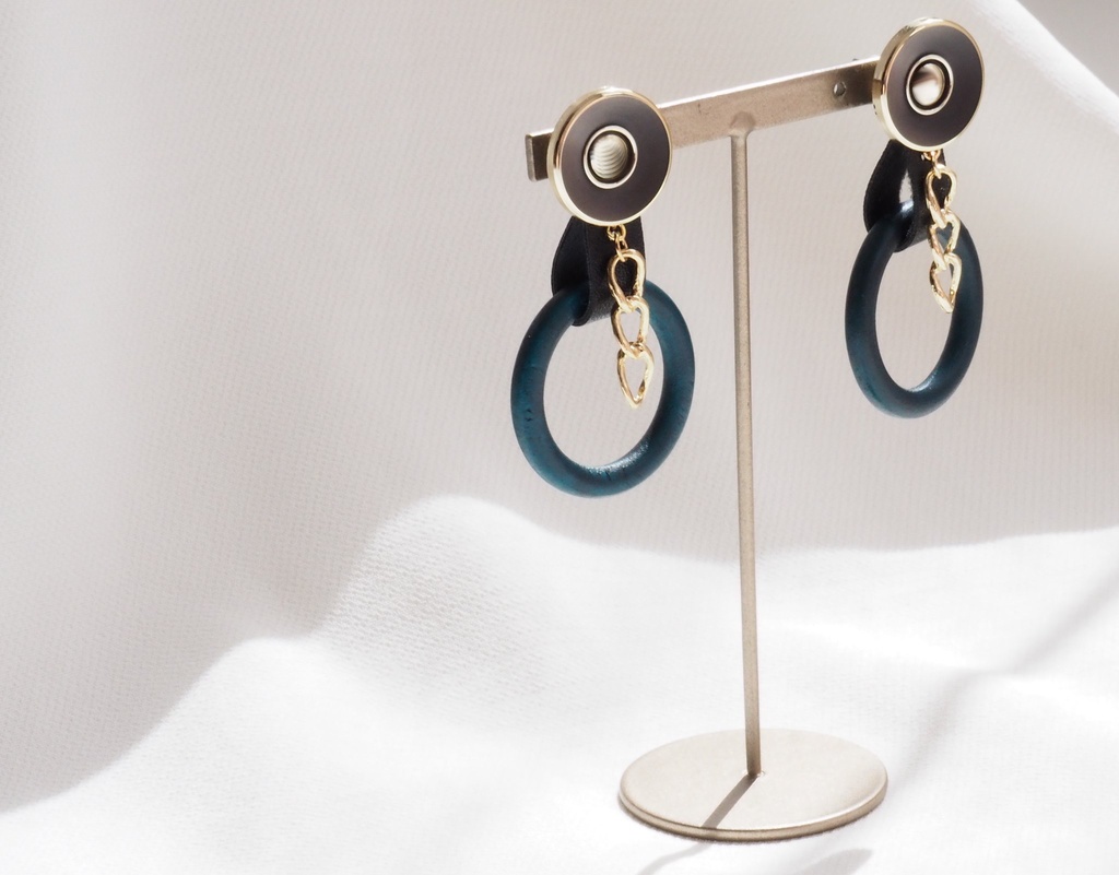 クレオパトライメージピアス