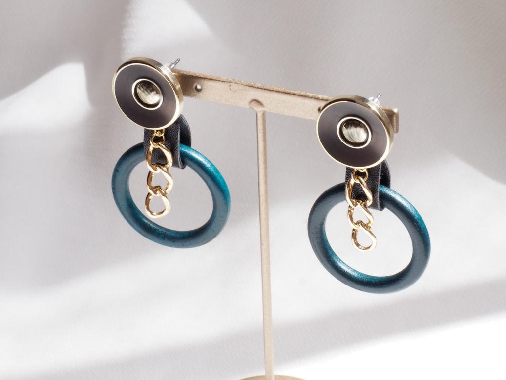 クレオパトライメージピアス